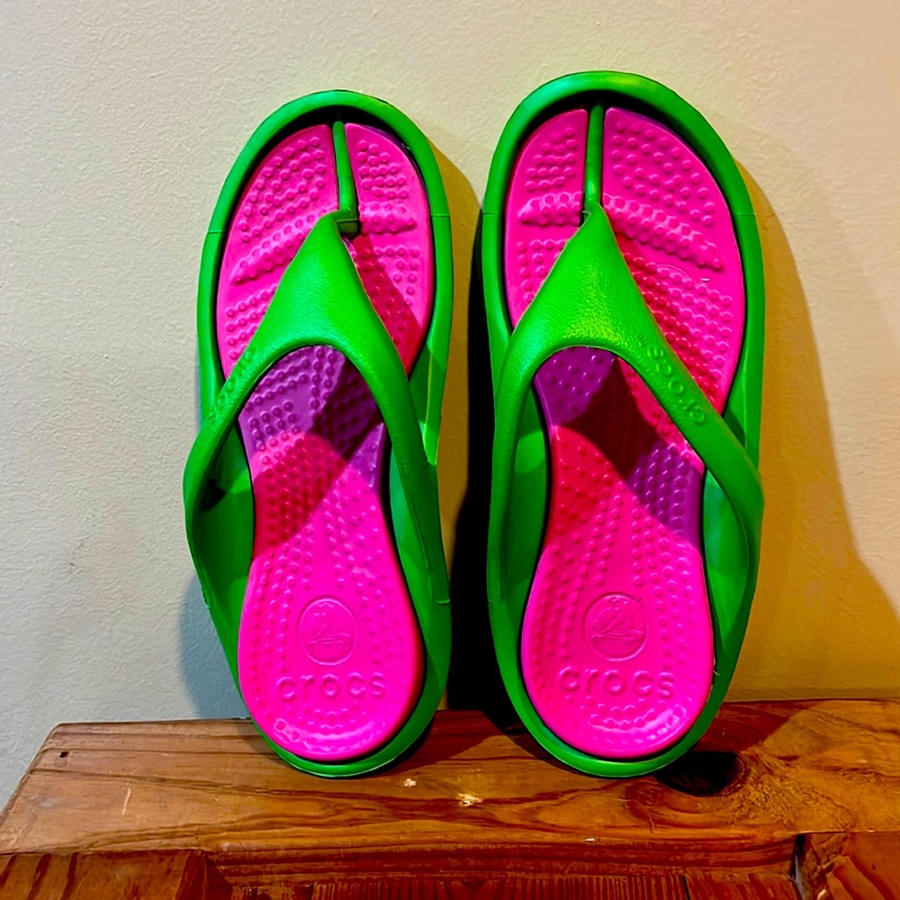 crocs